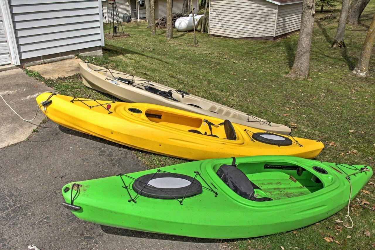 Cozy Balsam Lake Home Deck, Private Dock And Kayaks Exterior foto